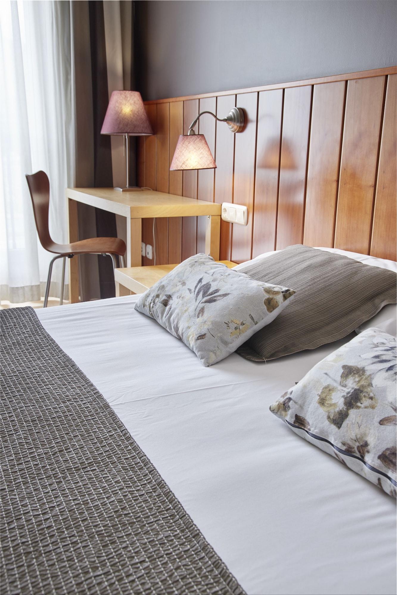 Hotel Iriguibel Huarte Pamplona Extérieur photo