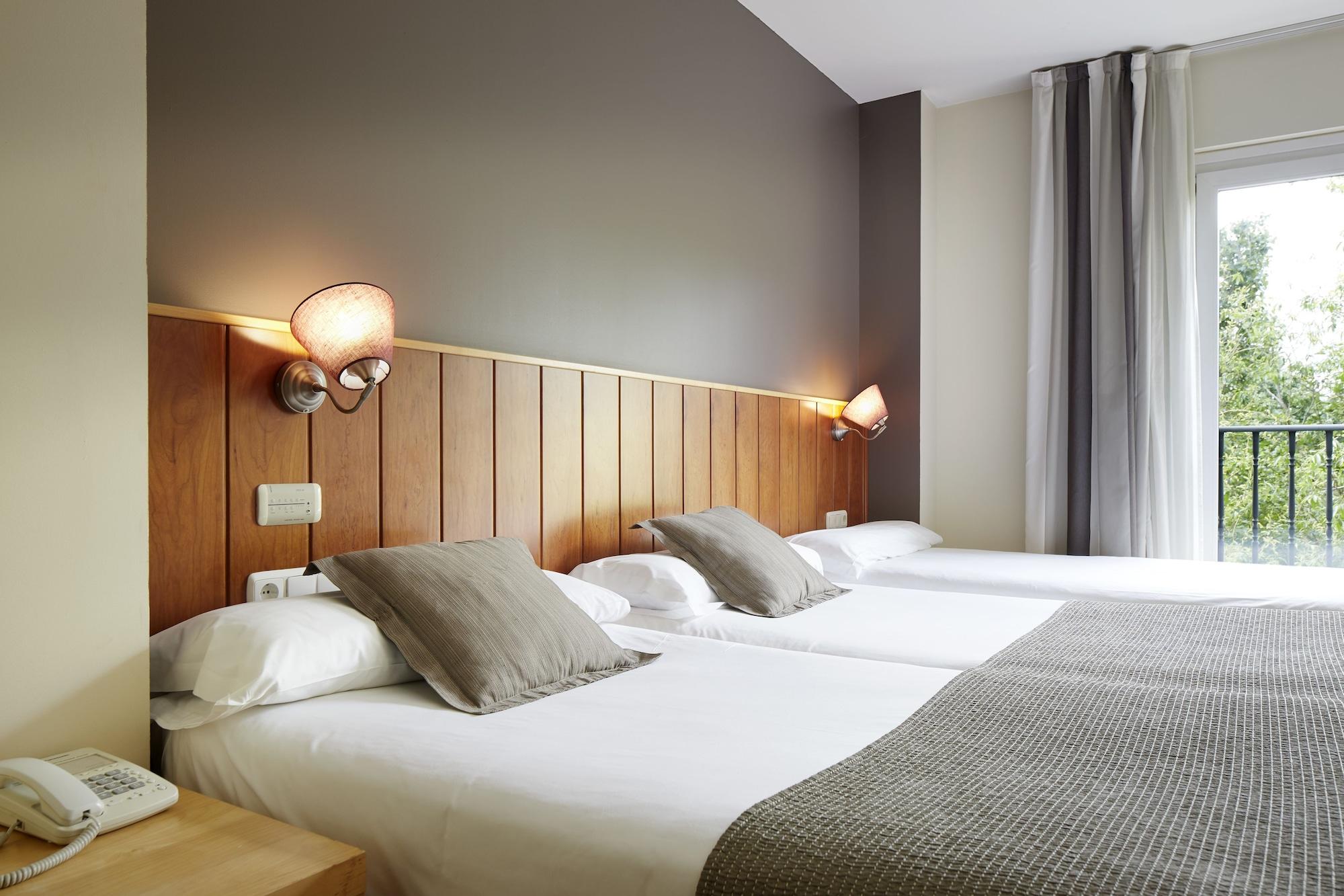 Hotel Iriguibel Huarte Pamplona Extérieur photo