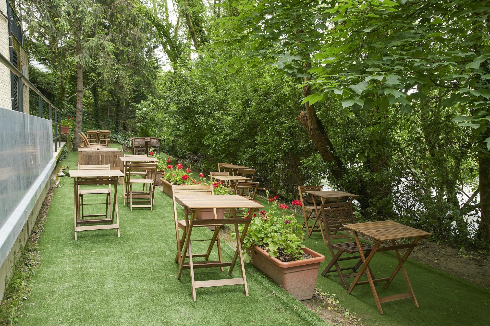 Hotel Iriguibel Huarte Pamplona Extérieur photo