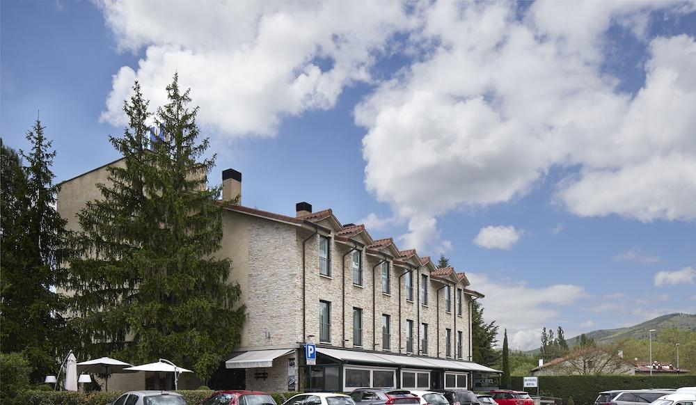 Hotel Iriguibel Huarte Pamplona Extérieur photo