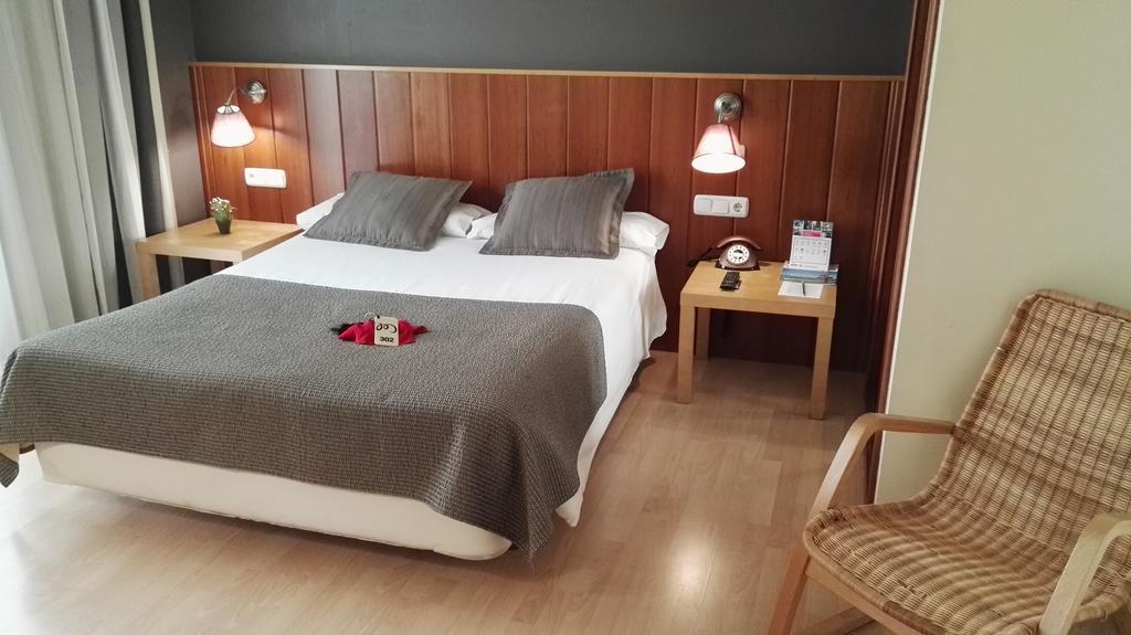 Hotel Iriguibel Huarte Pamplona Extérieur photo