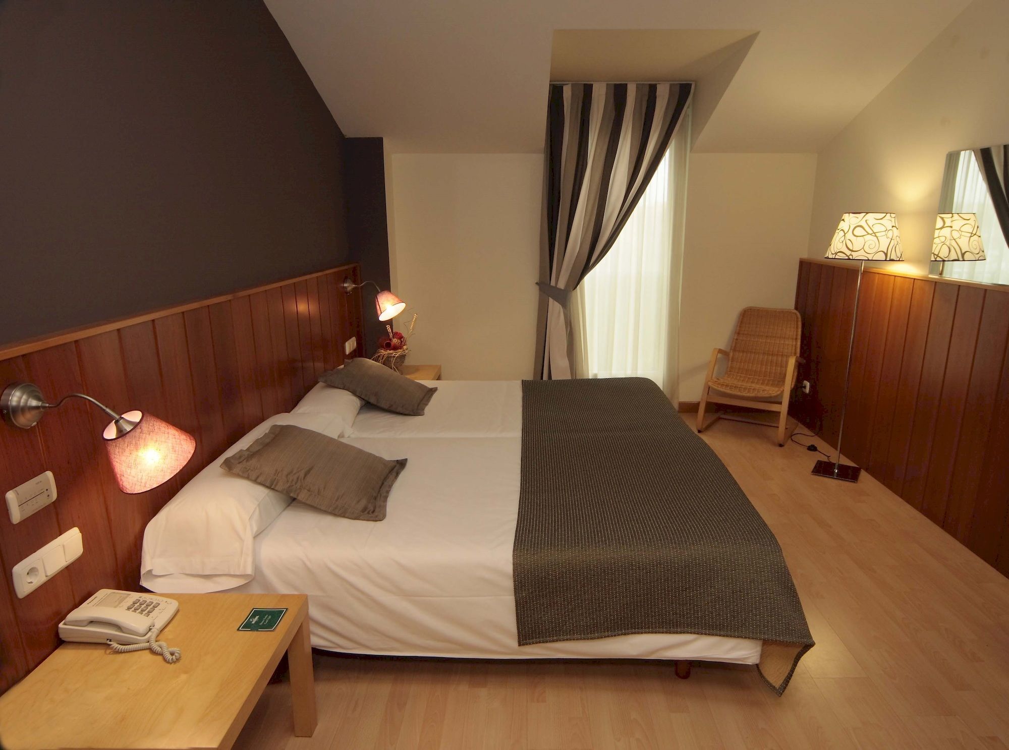 Hotel Iriguibel Huarte Pamplona Extérieur photo